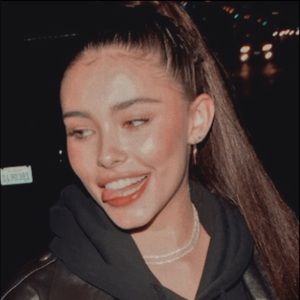 Meet your Posher, Leslie